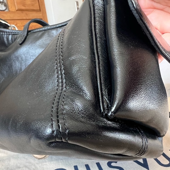 Louis Vuitton CarryAll Cargo Vibe PM - Picture 11 of 17